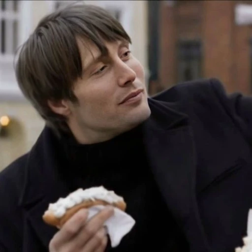 Mads Mikkelsen