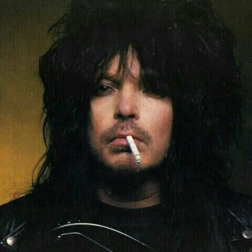 Mick Mars ★
