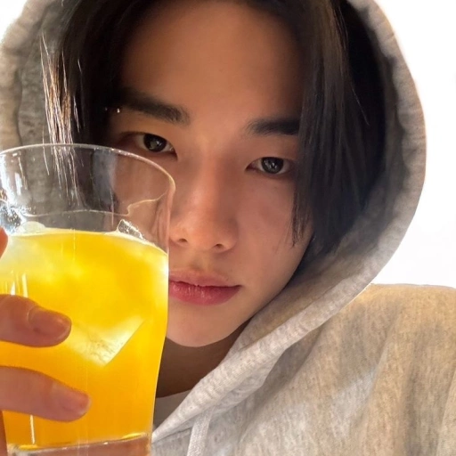Hwang Hyunjin ( 🌊 ) !!
