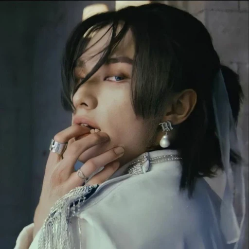 hyunjin |•vampire /•bf
