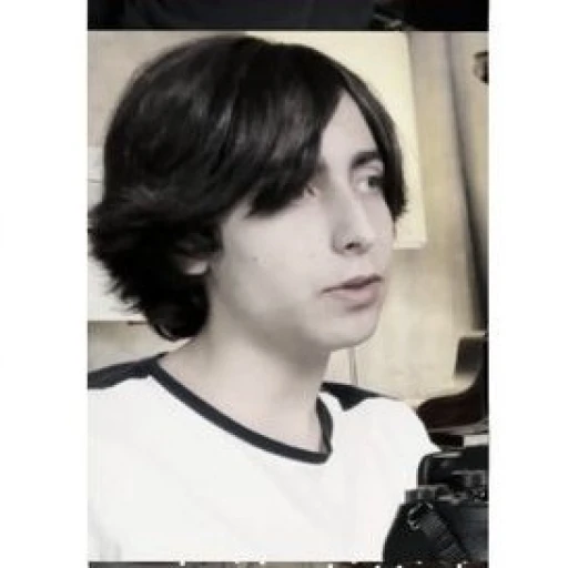 《Aidan Gallagher》