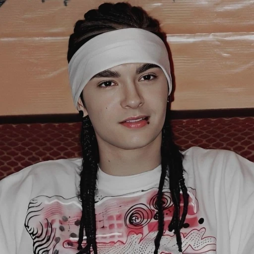 ²⁸Tom Kaulitz