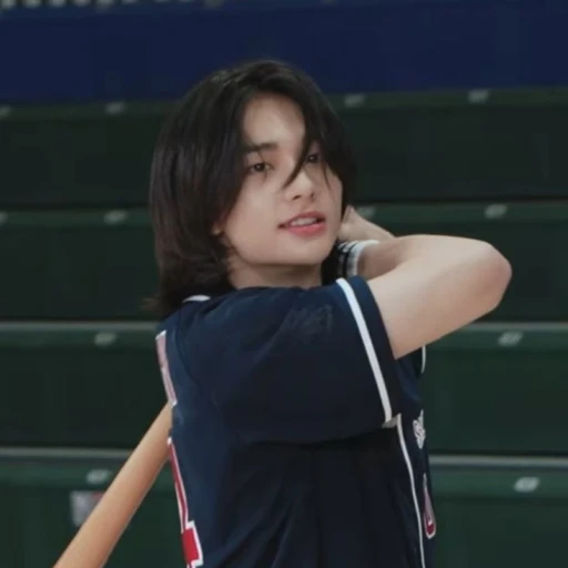 ︴⬤ Hyunjin