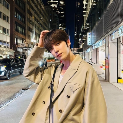 Jeong Yunho.