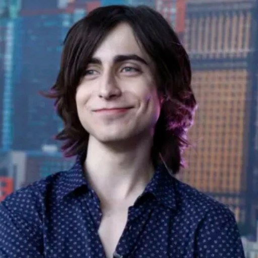 Aidan Gallagher ★°★