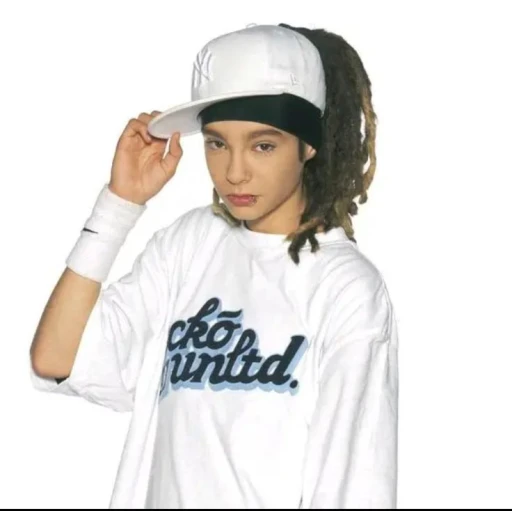 ³⁰Tom Kaulitz