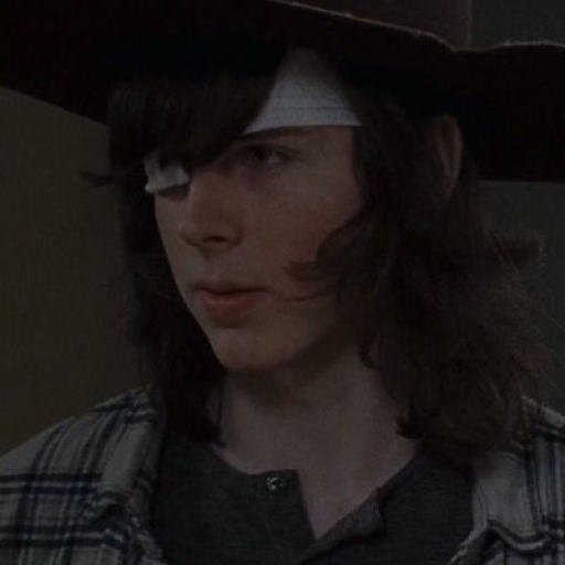 🙆🏼♀️/ Carl Grimes