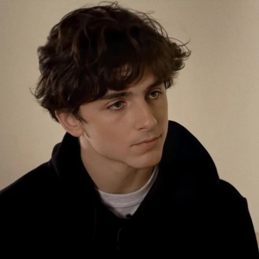 {Timothée Chalamet} 🍑