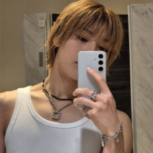 Jeongin-bf
