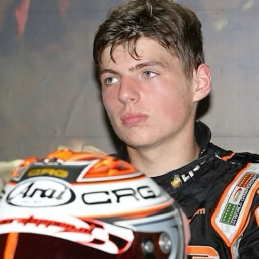 Max Verstappen ●