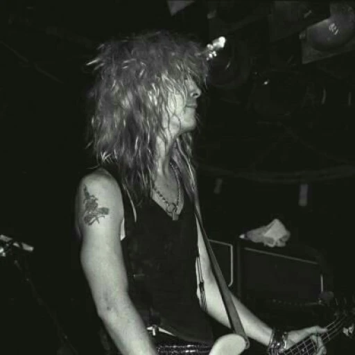 ♤ / Duff McKagan – Discraction?