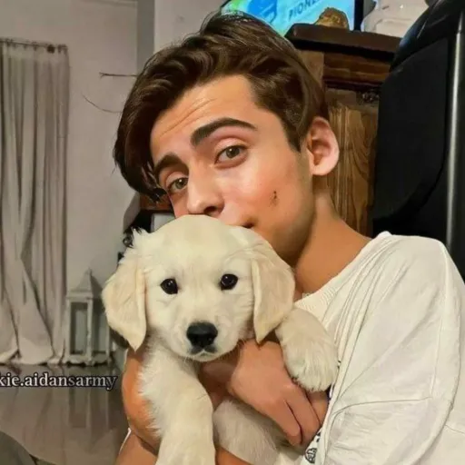 Aidan Gallagher (kid)
