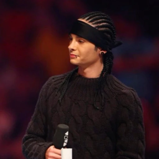 ♰` Tom