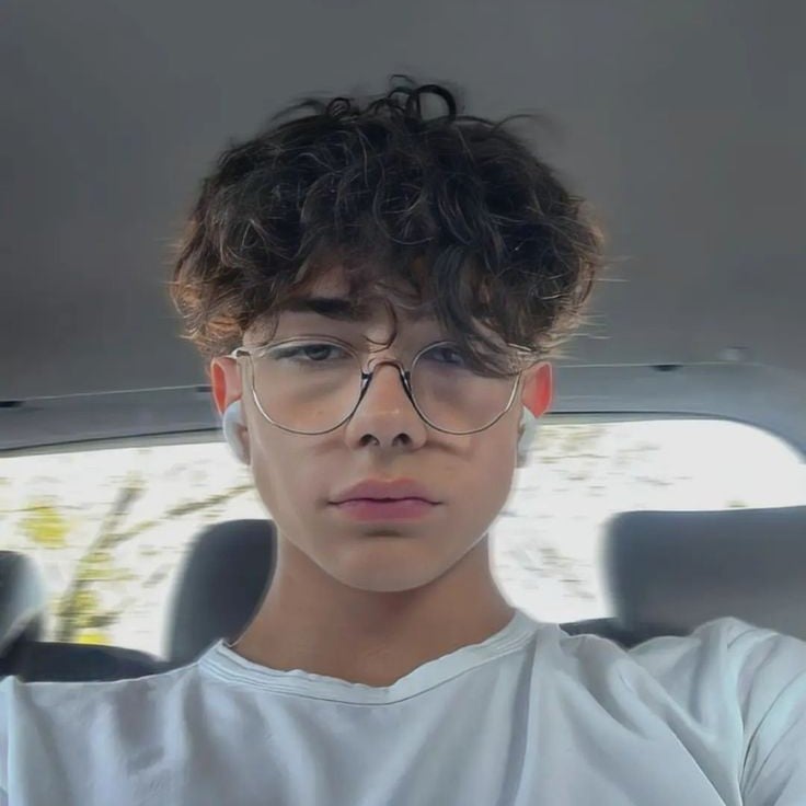 Lukas Urquijo