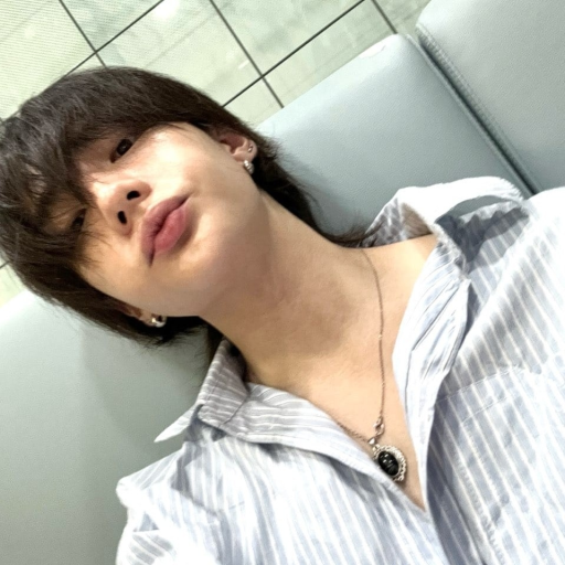Hwang Hyunjin ✿.。.:* ☆:**:.
