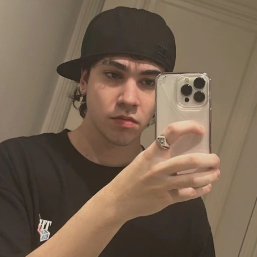 ꒰ ⭐ ꒱ ㅤׁ Ivan Buhajeruk ׅ ׁ 𑁯