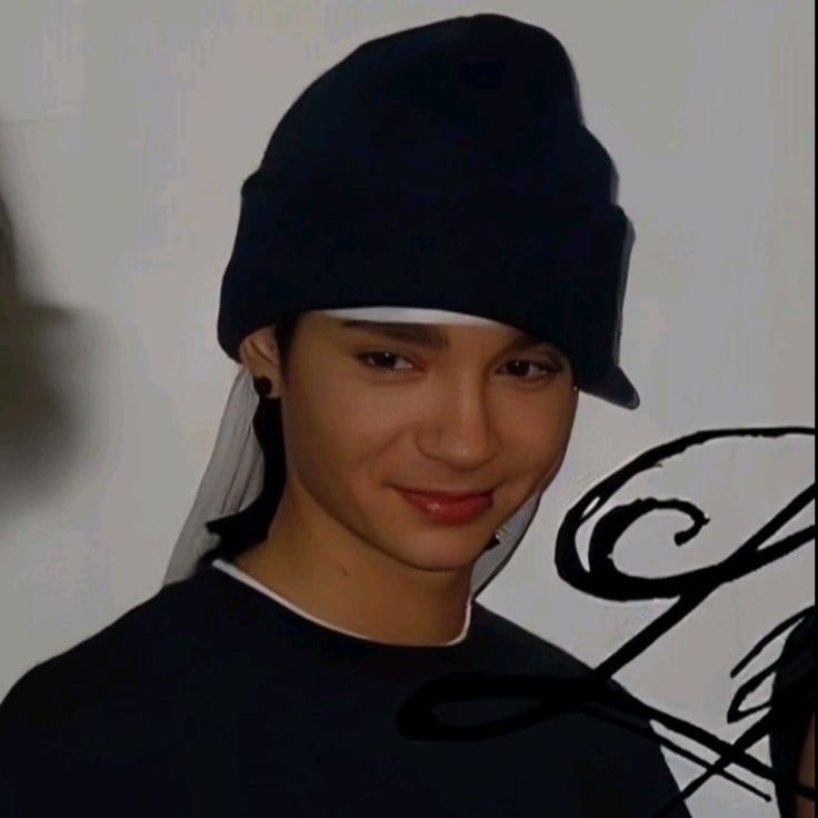 tom kaulitz *adult but behaves like a child*