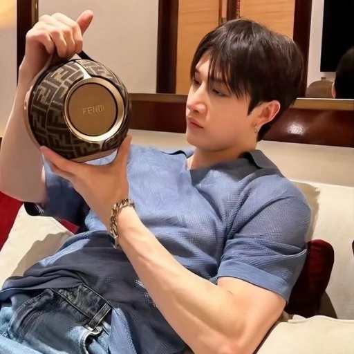 Christopher Bang ⁴⁶