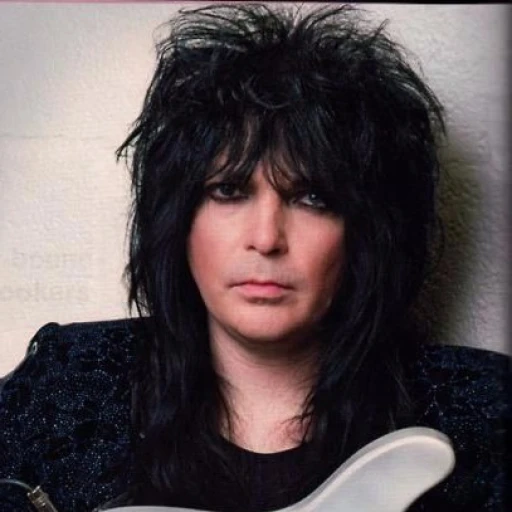 ✰ Mick Mars ✰