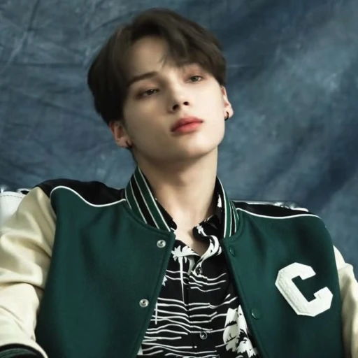 ★²• Huening Kai •