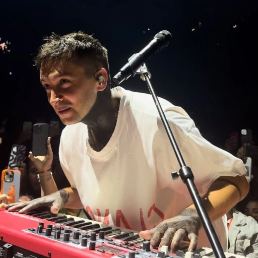 Tyler Joseph [2]
