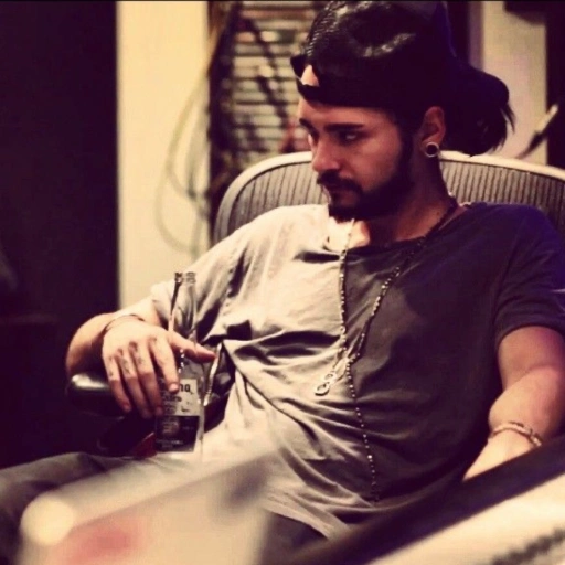 Tom Kaulitz (Disobligated Parents)