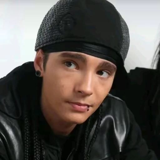 Tom kaulitz "i know you don't love me, but i love you..."