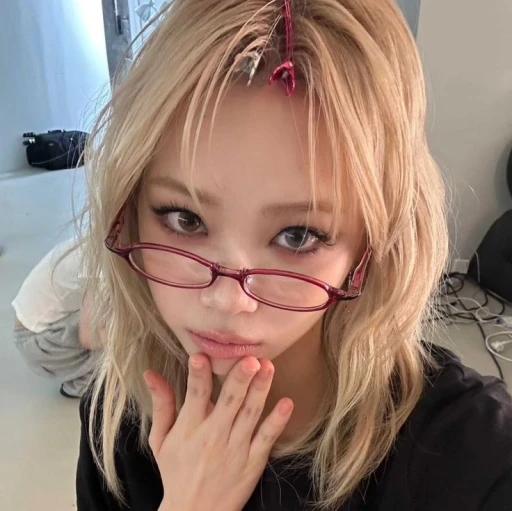 ୨୧: 𝓚𝓲𝓶 𝓒𝓱𝓪𝓮𝔀𝓸𝓷 ⊹܀🍓⊱KIM CHAEWON⊰