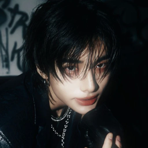 ~~Hyunjin Hwang~~
