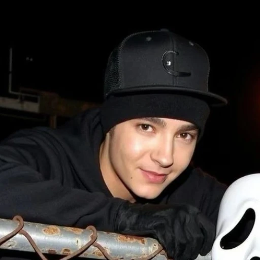 Tom Kaulitz — world upside down.