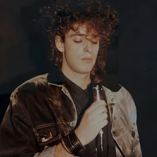 𐔌⁉️ׁ 𝒂𝑢𝑠𝑡𝑎𝑣𝑜 𝒞𝑒𝑟𝑎𝑡𝑖𝑖𝑠⁉