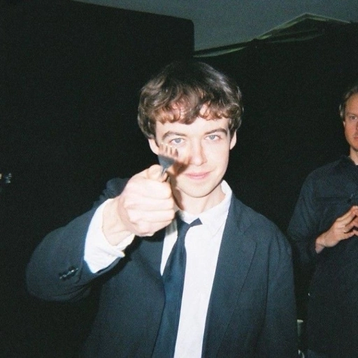 Alex lawther 😕