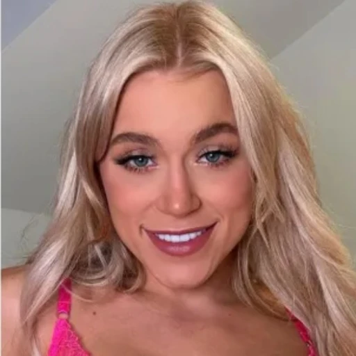 Elle Brooke