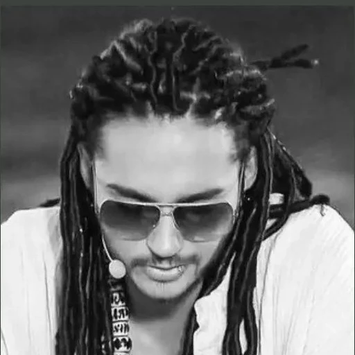 °• Tom K •°