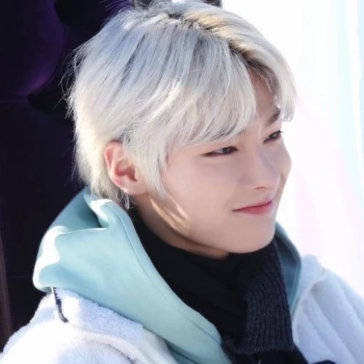 Jeongin | school work !