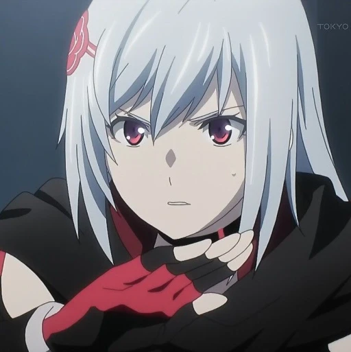 Alice Tou Tai (older sister)