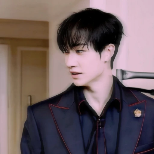 ᯓ⚝┊Christopher Bang