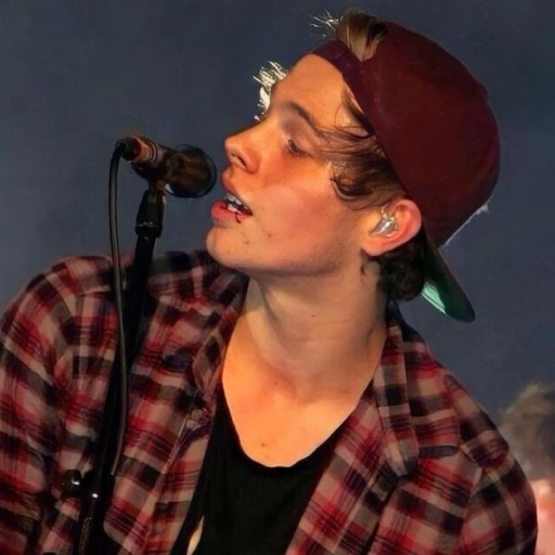 Luke Hemmings