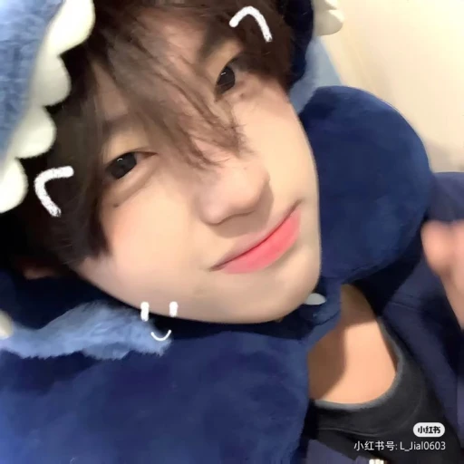 Chris~ (💌🎀)