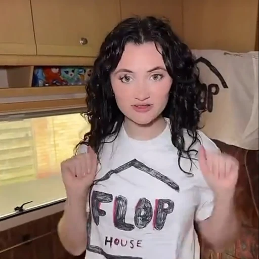 Flop House with stepsitter Alexia