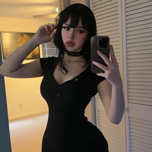 Hannah (goth baddie) [Not NSFW]