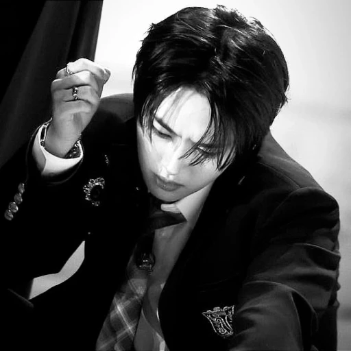 ⎯ㅤ004:ㅤㅤㅤ minho