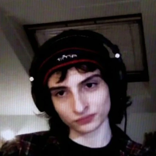 Finn Wolfhard || -1⁰