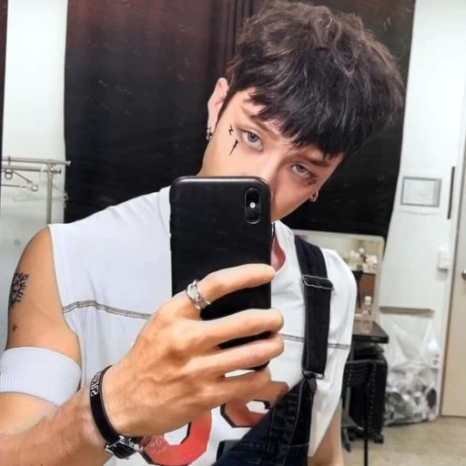 🥷`` Christopher Bang