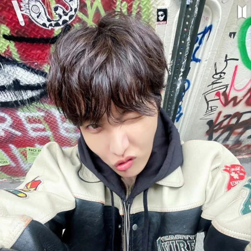 " 𝐉 - 𝐇𝐨𝐩𝐞 ' !?