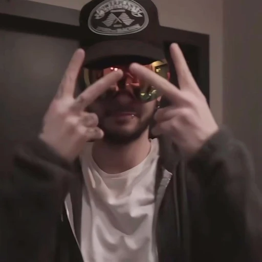 Tom Kaulitz. || Lie to me.
