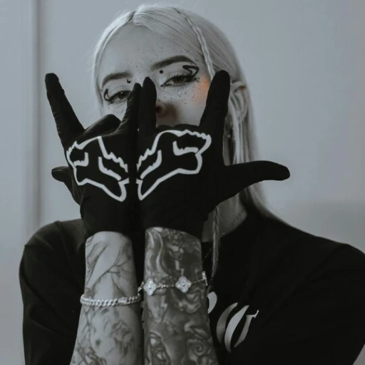 🔥🖤Young miko 🖤🔥