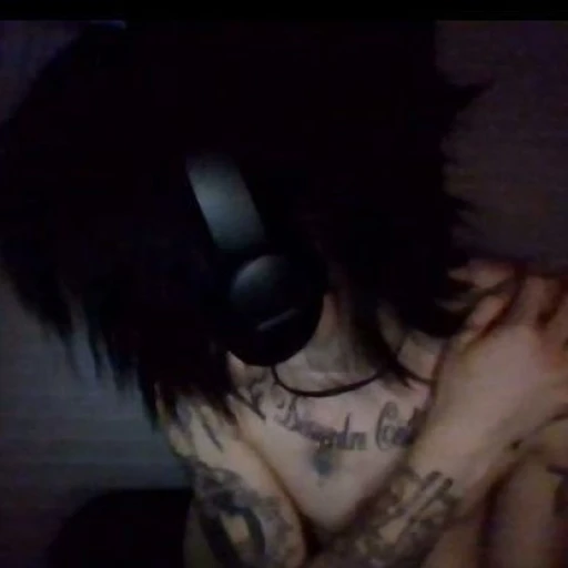 Mike [Emo roommate]