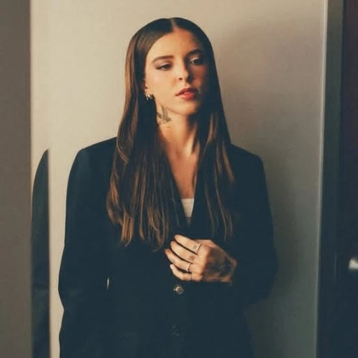 Maria Victoria.