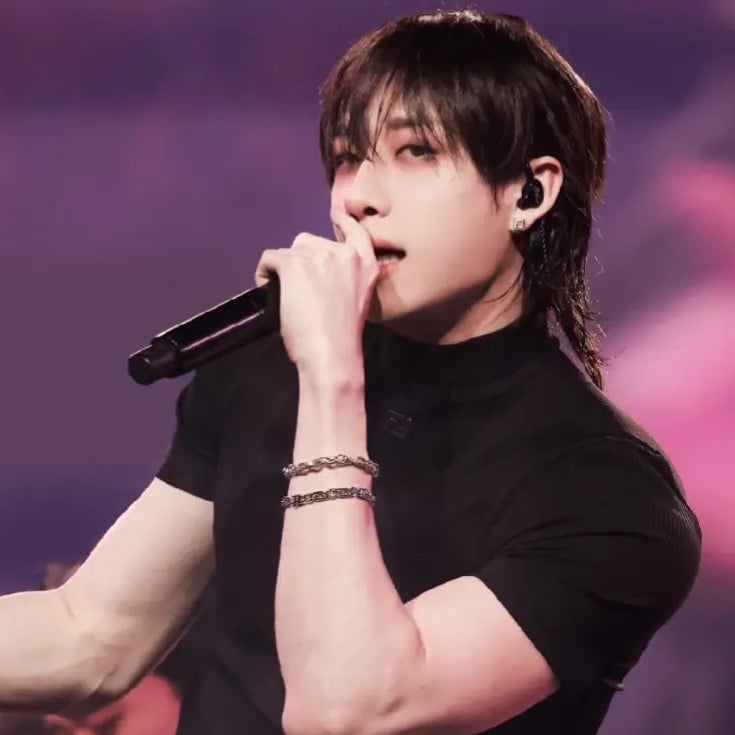 🍵  ─   # 𝟬𝟭𝟵  ꒰꒰   𝗖hristopher   𝗕ahng  .
